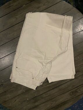 H&M Men's Cream Cargo Shorts with Pocket Details
